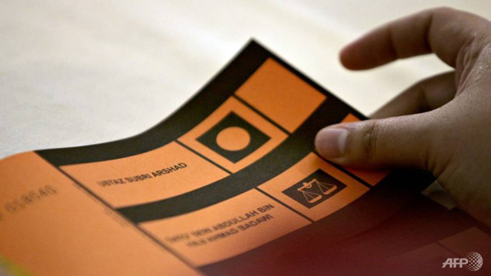 Overseas Malaysians Frustrated At Late Ballot Papers Volunteers To Fly Votes Home Cna