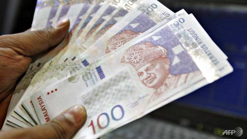 Singapore dollar falls below RM3-mark for first time in 4 ...
