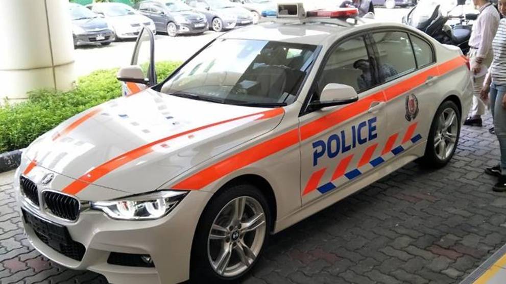 [Image: bmw-3-series-singapore-police-car-2.jpg]