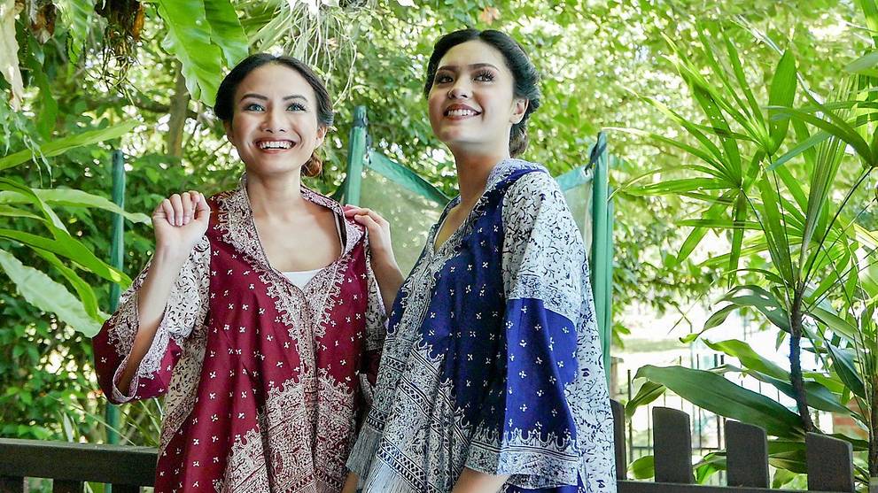 Dye Dye Must Try Singapore S Batik Culture Gets A Fashion And Art