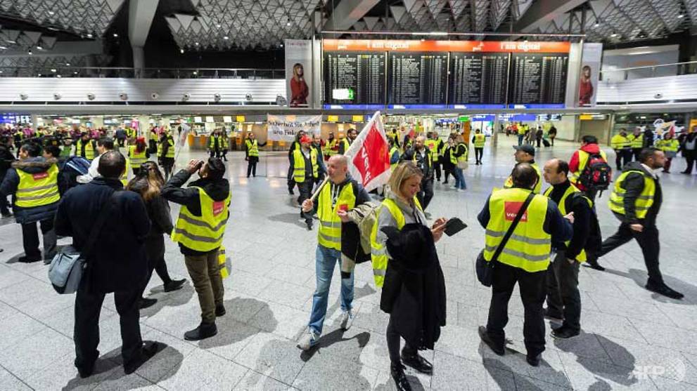 Hundreds of flights axed as fresh strike hits German airports CNA
