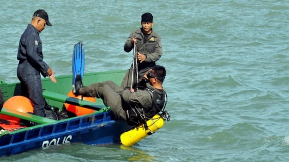 Penang Bridge Accident Rescuers Located Car That Plunged Into Sea Cna