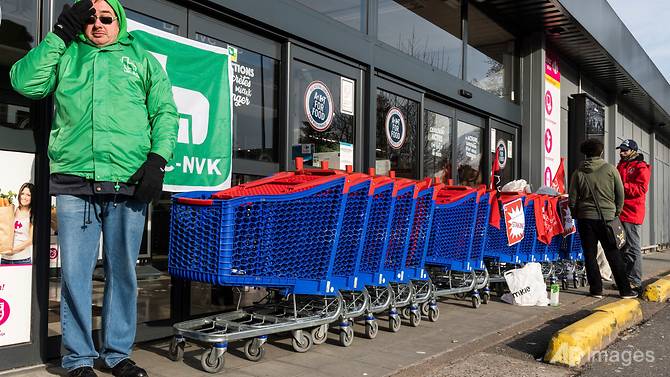 belgium-supermarket-blockade.jpg