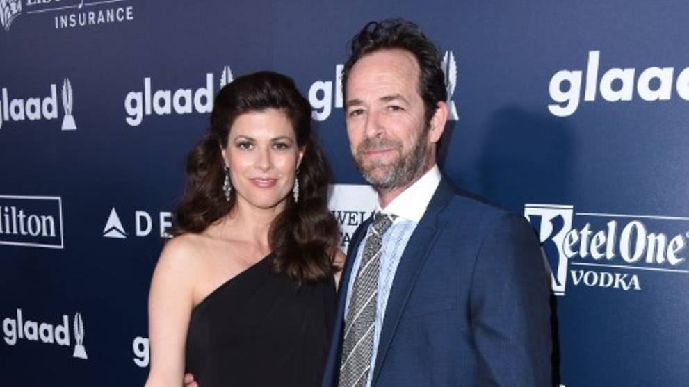Luke Perry Was Surrounded By Family Including Ex Wife And Fiancee When He Died Cna
