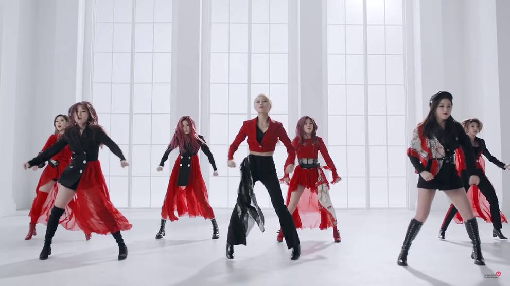 Singaporean Fans Go Nuts For South Korean Pop Rock Band Dreamcatcher Cna