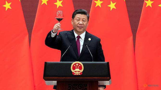 chinese-president-xi-jinping-raises-his-glass-and-proposes-a-toast-at-the-end-of-his-speech-during-the-welcome-banquet--after-the-welcome-ceremony-of-leaders-attending-the-belt-and-road-forum-at-the-g-1.jpg