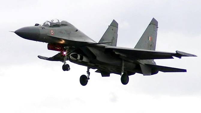 the-indian-air-force-released-this-picture-taken-at-an-undisclosed-location-in-2017-showing--a-sukhoi-su-30mki-fighter-aircraft-carrying-a-brahmos-air-to-surface-cruise-missile-1558532592705-8.jpg