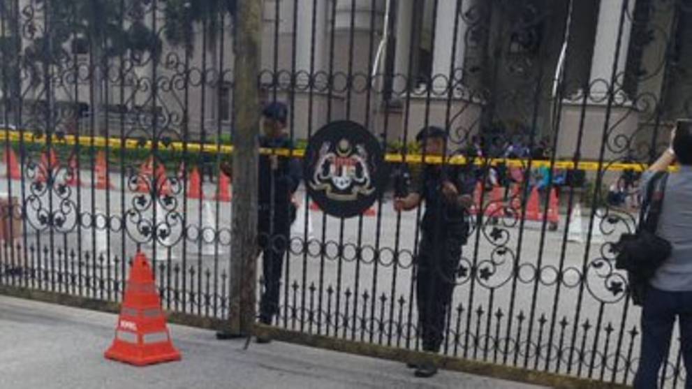 Bomb threat forces evacuation of Kuala Lumpur Court ...