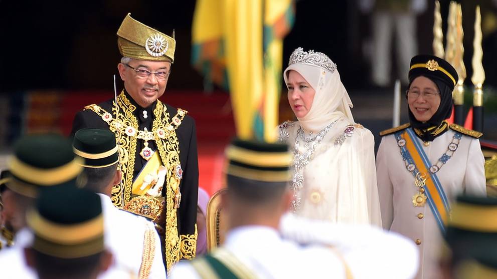 Sultan Abdullah Formally Installed As Malaysia S New King Cna