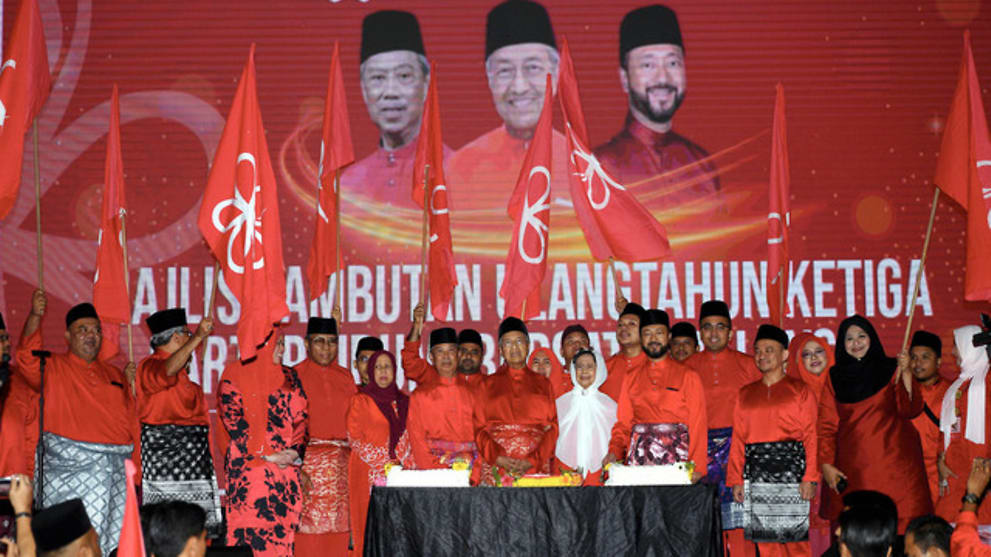 Mahathir S Bersatu Party Quits Ruling Pakatan Harapan Coalition 11 Mps Quit Pkr Cna