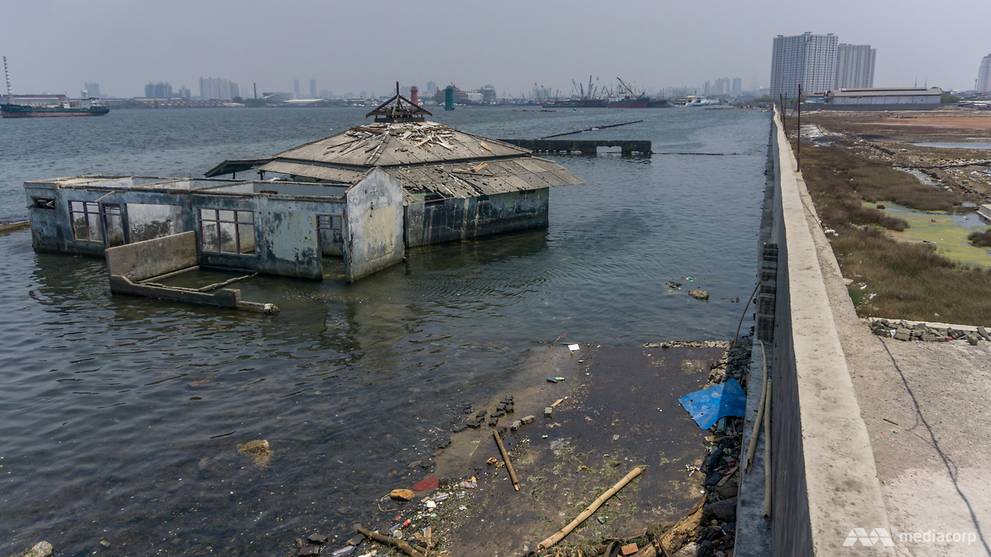 Residents fear Jakarta’s sinking problem will be sidelined with