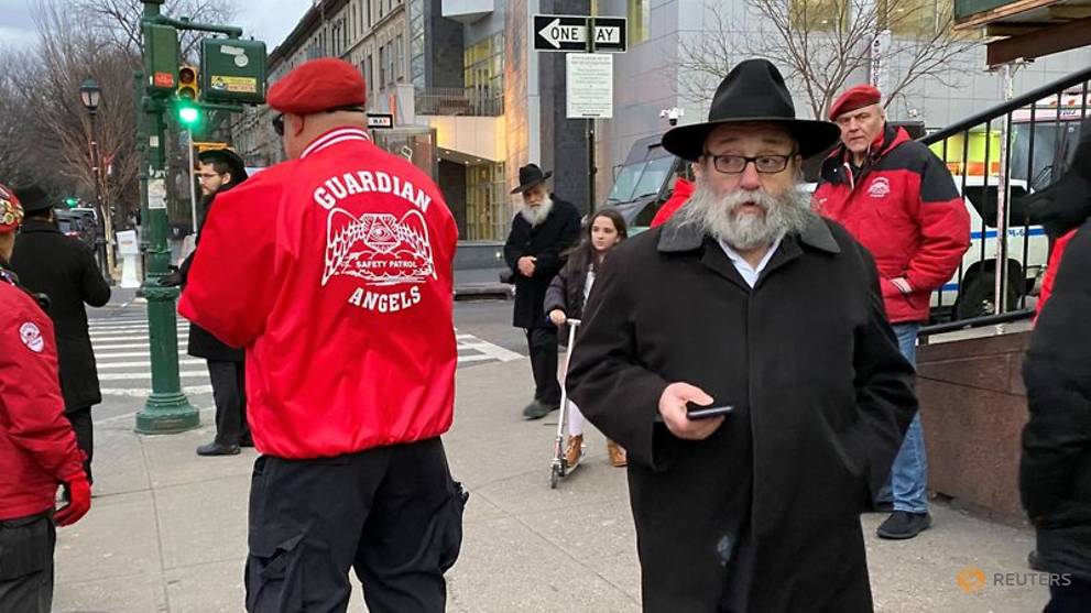 New York Guardian Angels Patrol A Jewish Neighbourhood On Edge Cna