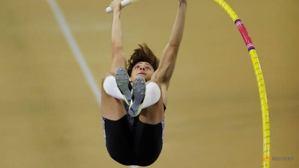 Mondo Duplantis Breaks Own Pole Vault World Record With 6 18m Clearance Glbnews Com