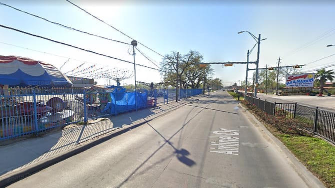 Screengrab dari Google Street View dari 8712 Airline di Houston, Texas.