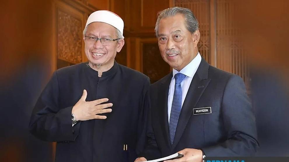 Malaysian PM Muhyiddin on 14-day home quarantine after religious affairs minister tests positive for COVID-19