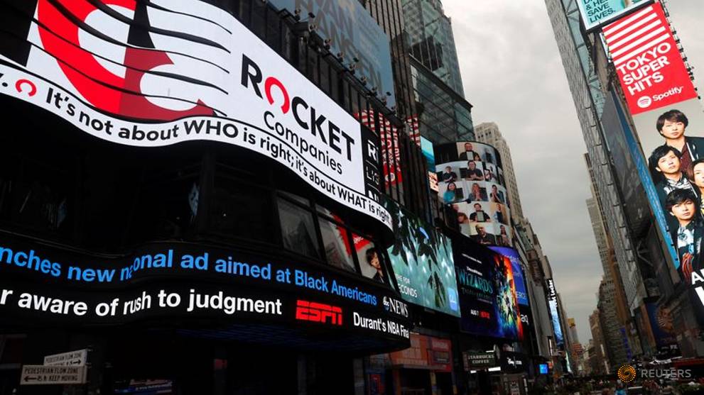 Quicken Loans Parent Shares Jump On Debut After Ipo Size Slashed Cna