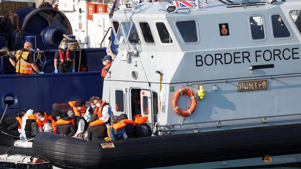 Fate of migrants entwined in Brexit talks as EU holds out on deal