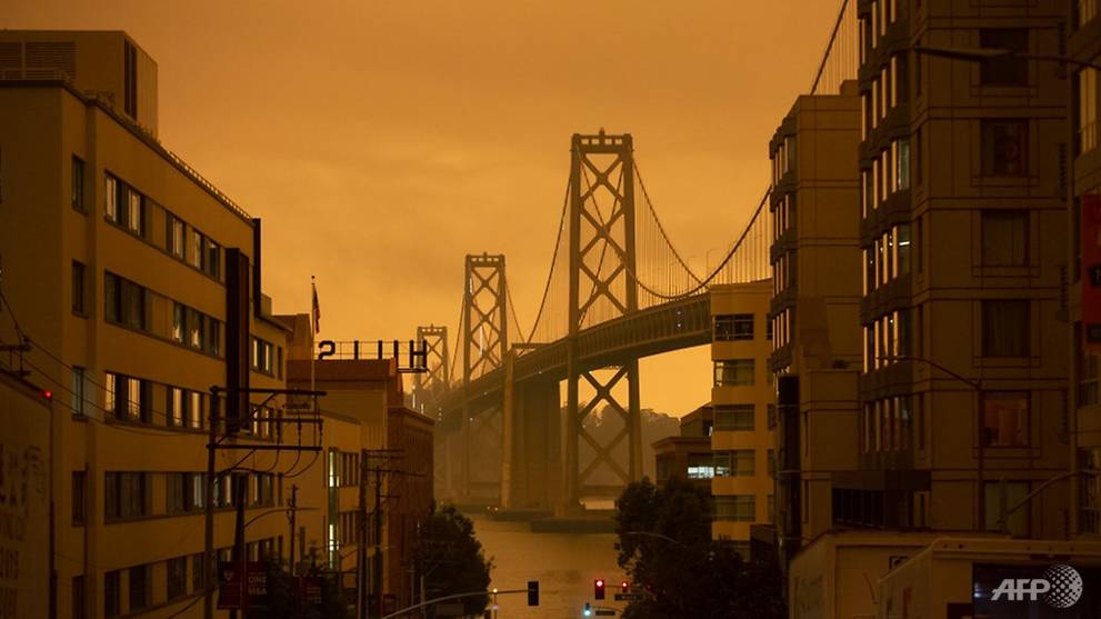 Ominous orange sky gives San Francisco apocalytic tint