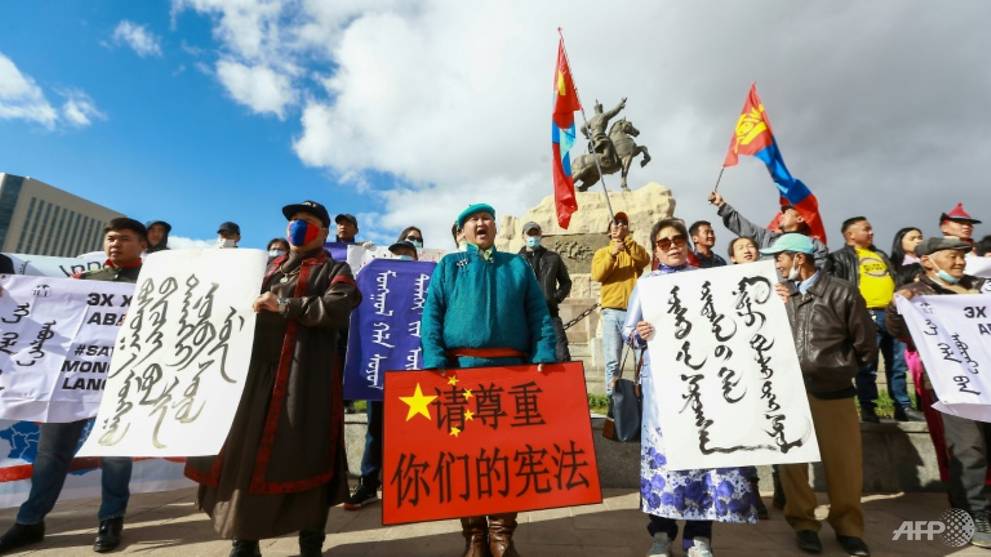 Chinese foreign minister visit prompts Mongolian protests