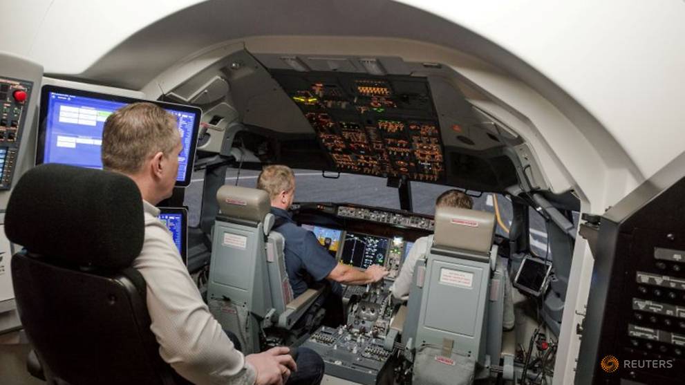 Pilots' unions urge US regulator to improve cockpit procedures for