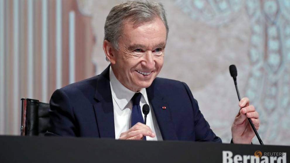 French billionaire Arnault builds up Lagardere holding - CNA