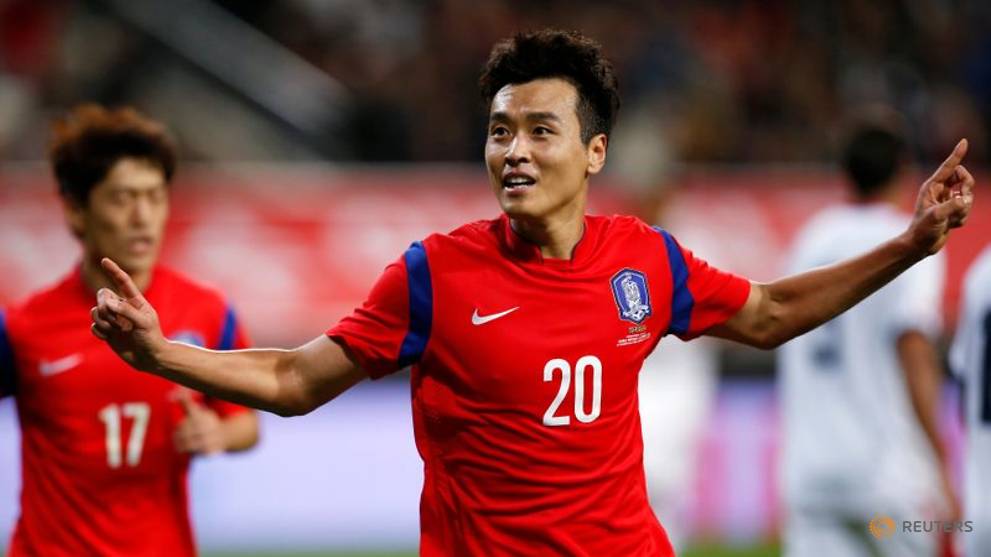 Football South Korean Striker Lee Dong Gook To Retire From K League At Age 41 Cna