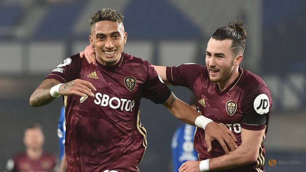Football Raphinha's late strike gives Leeds victory at Everton  CNA
