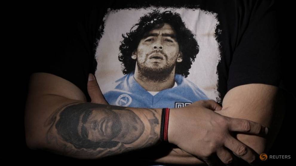argentines-celebrate-eternal-love-for-maradona-with-tattoos