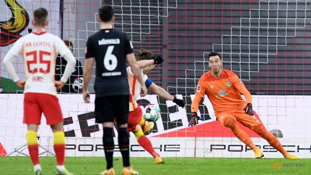 Football: Leipzig ease past Werder to provisionally top standings - Singaporenewslive.com