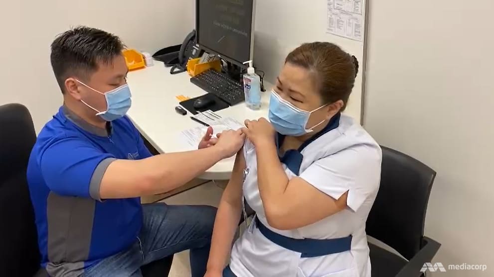 Ncid Nurse Becomes First Person In Singapore To Receive Covid 19 Vaccine Cna