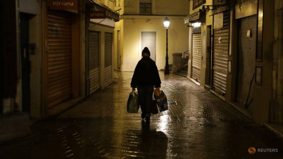 France starts 6pm curfew to slow COVID-19 - Singaporenewslive.com