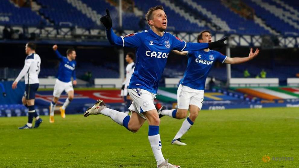 Football: Bernard seals Everton win in nine-goal Cup classic against Spurs - CNA