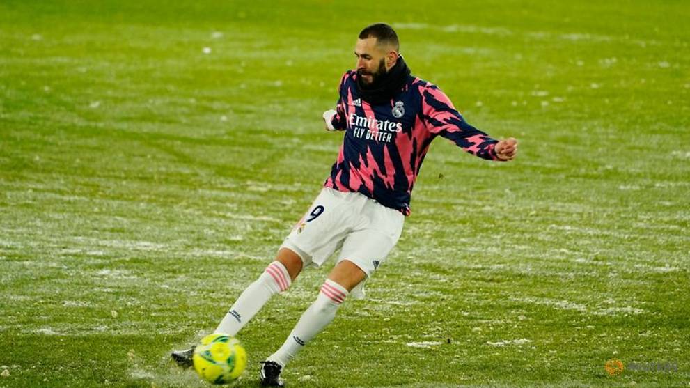 Benzema Adds To Real S Growing Injury Woes Cna