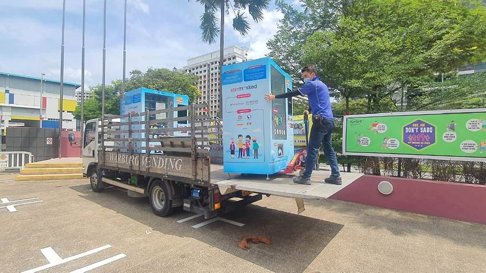 Uhl0d4msol0efm The average salary for temasek holdings employees in singapore is s$54,872 per year. https www channelnewsasia com news singapore covid 19 reusable mask free hand santiser temasek foundation 14262916