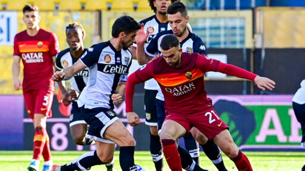 Calcio: il Parma in difficoltà ha scioccato la Roma che ha vinto la prima vittoria in Serie A da novembre