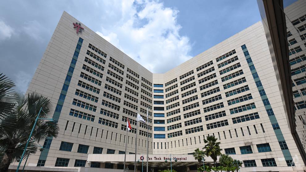 27 new community cases in Singapore, 1 new death - Vimarsana News