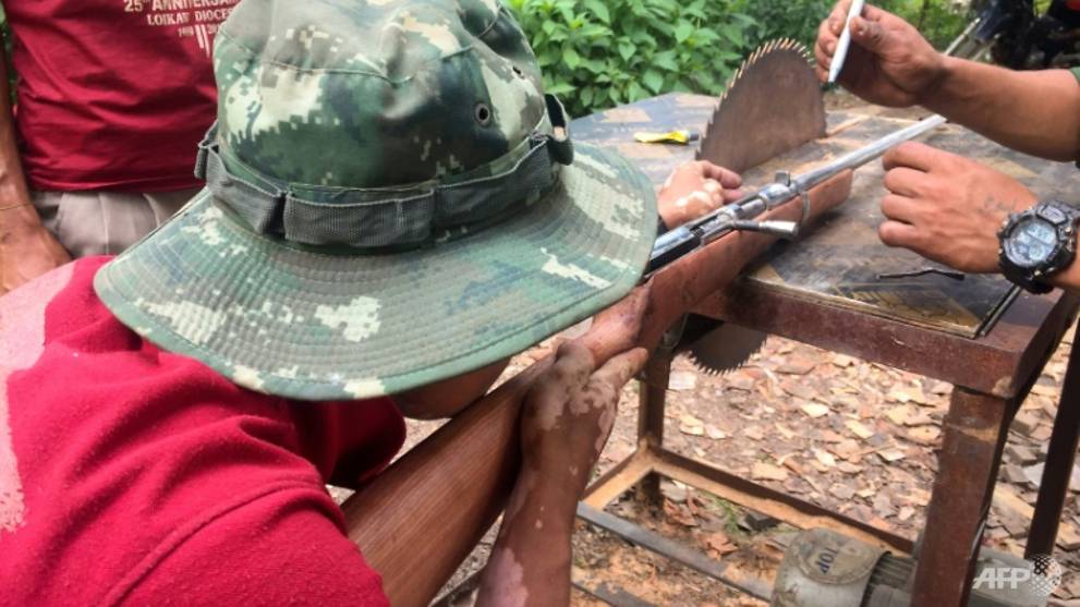 Myanmar self-defence groups take fight to junta with homemade rifles - Vimarsana News