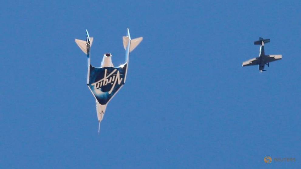 pics Virgin Galactic Launch Plane https www channelnewsasia com news business virgin galactic s branson soars to space aboard rocket plane 15199118