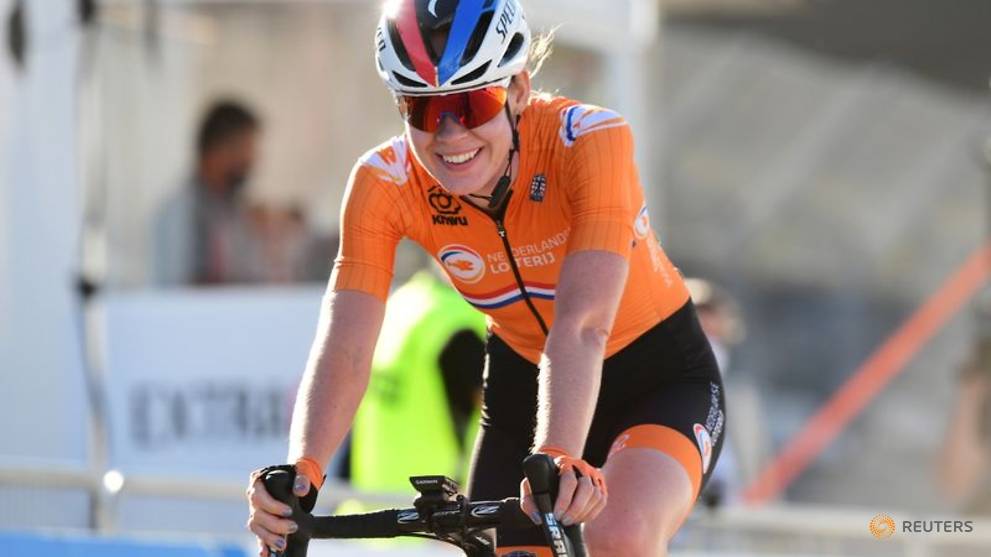 Olympics-Cycling-Dutch Armada Road punta a essere dipinta di arancione