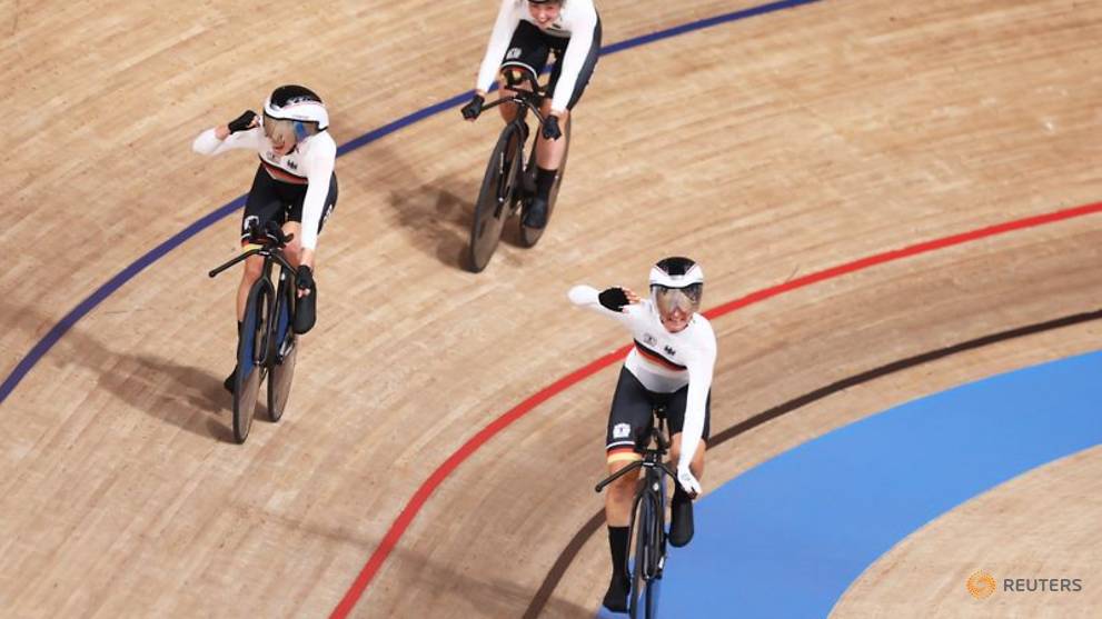 Olympics-Cycling-Germany dethrone Britain to win women's ...