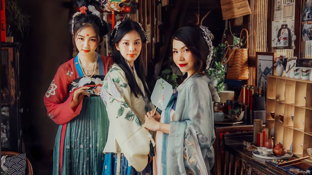 Beyond Cosplay Hanfugirl Explores Ancient Chinese History Through