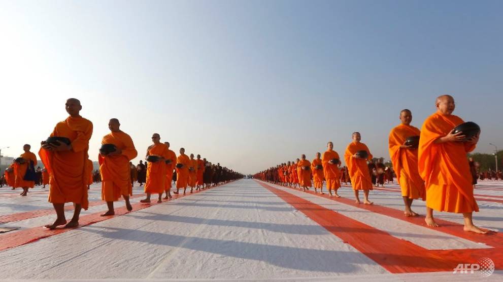 Scandal Hit Thai Temple Helps To Stage Mass Buddhist Event